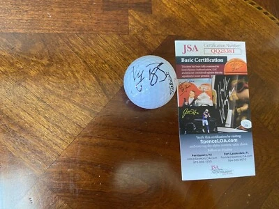 Pelota de Golf Titleist Firmada por Keegan Bradley - Autenticada por JSA - PGA CHAMPION Foto 1 de 2
