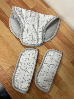 Almohadillas de repuesto Graco DuetConnect LX Swing & Bouncer Redmond para correa y hebilla Foto 1 de 2