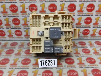 2000 2001 GMC YUKON INTERIOR CABIN FUSE RELAY BOX 15319403 OEM - Image 1 of 4