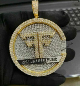 Colgante redondo de circonio cúbico redondo de 1,81 quilates para hombre con logotipo personalizado nombre tachón plateado gratuito - Imagen 1 de 8