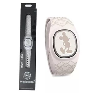 Banda Mágica Icono Mickey Mouse de Pie Parques Disney + Banda Mágica Plus Blanco Crema - Imagen 1 de 6
