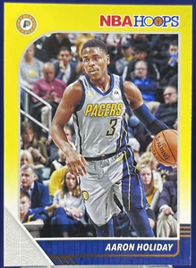 NBA Hoops 2019-20 AARON HOLIDAY PACERS ALBERO DEL DOLLARO GIALLO ESCLUSIVO Parallelo - Foto 1 di 2