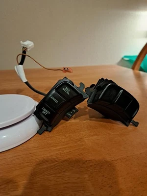 Hyundai Sonata Steering Wheel Cruise Control Switch 2006 2007 2008 2009 2010 - Image 1 of 4