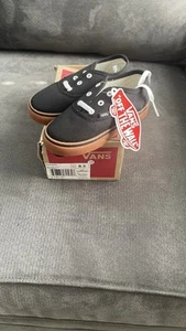 New Black Van With Gum Bottom - Picture 1 of 2