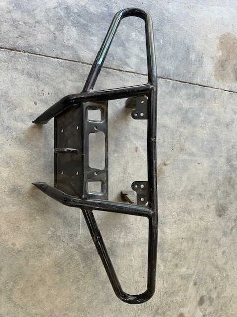 Para-choque dianteiro Arctic Cat ATV 400/500 - Imagem 1 de 1