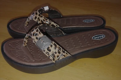 Sandálias tanga DR. SCHOLL'S FEMININAS ESTAMPA MARROM/LEOPARDO-8M-MAL USADAS-BOM - Imagem 1 de 4