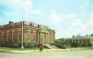 Postal vintage de Mansfield, LA oficina de correos y primera iglesia bautista sin usar - Imagen 1 de 2