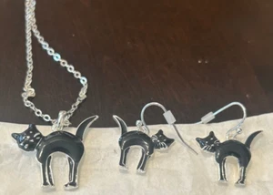 Avon Halloween Charm Necklace and Earring Set AVON 2023 BRAND NEW - Picture 1 of 4