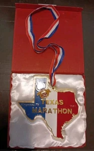 2011 Texas Marathon Medal In Box Kingwood, Texas January 1 - Picture 1 of 8