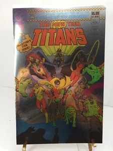 The New Teen Titans #1 Faksimile Foil Cover B • 2023 VF/NM - Bild 1 von 3
