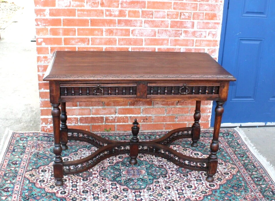 Escritorio Francés Antiguo Roble Bretaña | Mesa de Oficina Estilo Gótico Tallada Foto 1 de 4