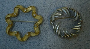 2 VTG Sarah Coventry Broaches - Silver & Gold & Gold with Rhinestones -beautiful - Picture 1 of 8