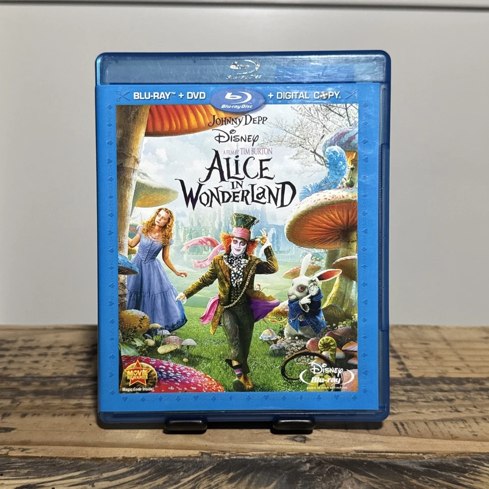 Alice in Wonderland - Blu-Ray + DVD - Disney - Johnny Depp - Image 1 of 4