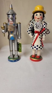 Wizard of Oz Holiday Time Nussknacker Dorothy, Blechmann, Holz 2er Set - Bild 1 von 6