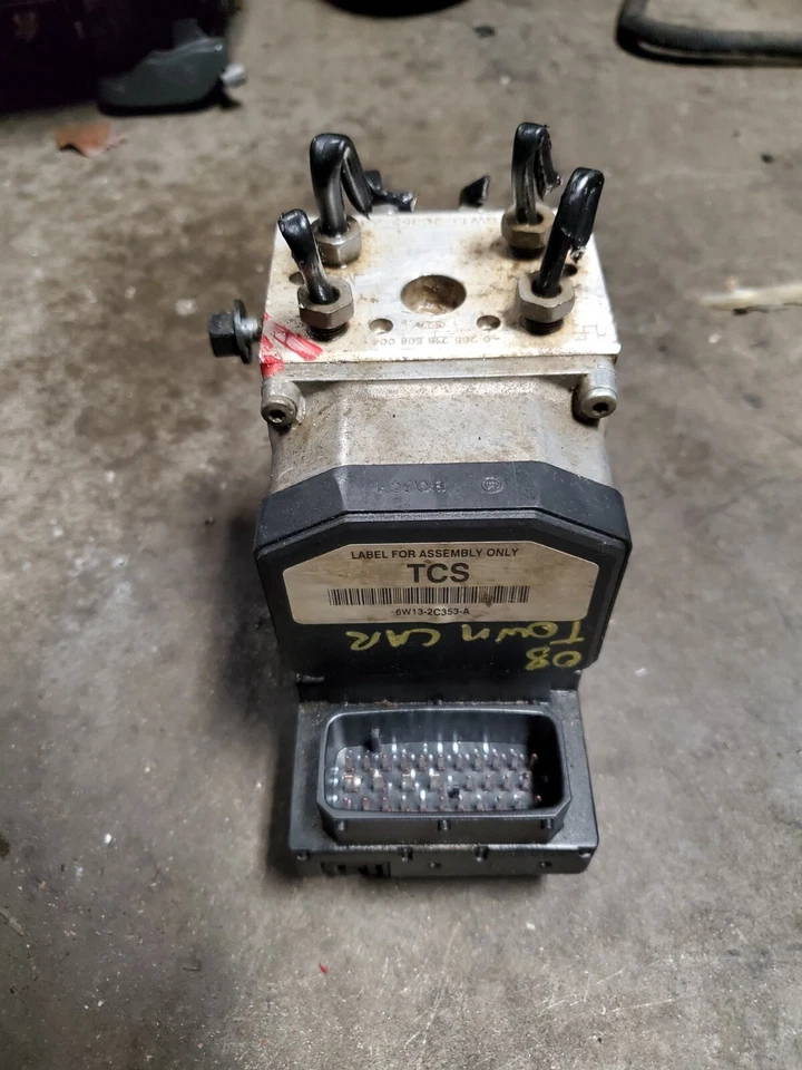 2005-06-07-2008 LINCOLN TOWN CAR ABS PUMP ABS MODULE 6W13-2C353A  0265219508004 - Image 1 of 4