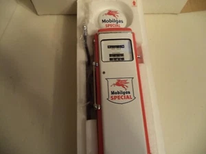 Danbury Mint Diecast 1956 Mobilgas Special Replica Tokheim Gas Pump in box - Picture 1 of 5
