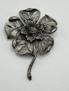 Vintage gebürstetes Zinn Gänseblümchen Blume Nadel Brosche Stamm Garten Blumenmuster Statement - Bild 1 von 4