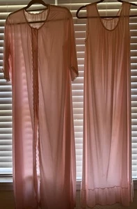 Vintage Pinehurst Nylon Lingerie Soft Pink 2pc Gown & Robe Set Size Large USA - Picture 1 of 21