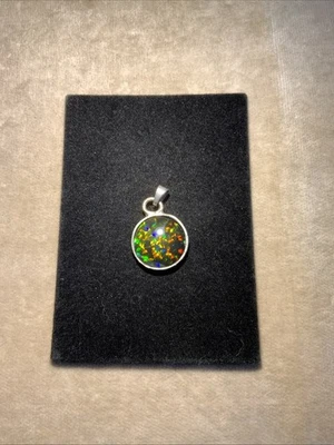 Colgante único hecho a mano de vidrio dicroico? ¿Ópalo sintético?  Foto 1 de 4
