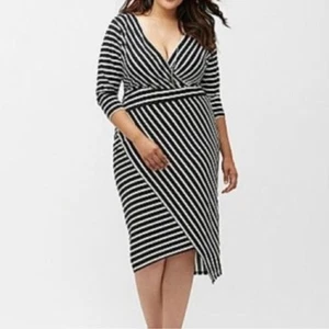 Lane Bryant Striped Faux Wrap Dress NWOT 18/20 - Picture 1 of 10