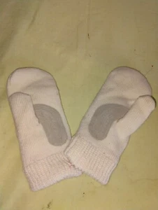 NWOT Thinsulate Thermal Insulation Ivory Mittens Still Hangtag Attached One Size - Picture 1 of 4