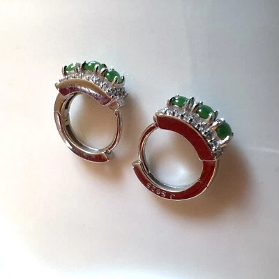 Pendientes de aro Huggie de jadeíta Birmania grado A con plata de ley S925 - Elegantes Foto 1 de 4