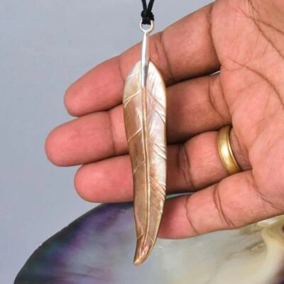 口香糖树叶吊坠雕刻虹彩壳和固体 925 纯银 5.90 克 — 第 1/4 张图片