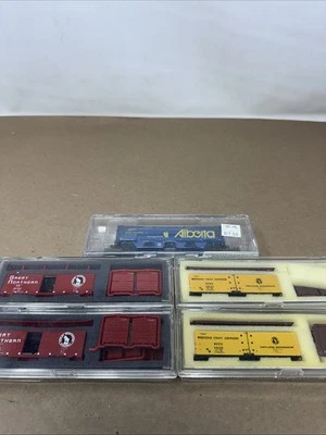 Intermountain Railway N Scale Great Northern, Alberta, Lot Of Five - Image 1 of 4