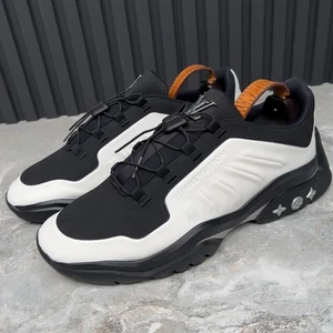Zapatilla deportiva Louis Vuitton Millenium Trainer LV monograma blanca negra 9 LV 10 US 43 EU - Imagen 1 de 12