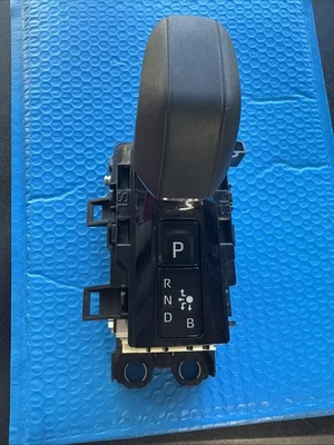2024-2025 TOYOTA PRIUS 2.0L TRANSMISSION GEAR SHIFT SHIFTER SELECTOR LEVER OEM  - Image 1 of 4