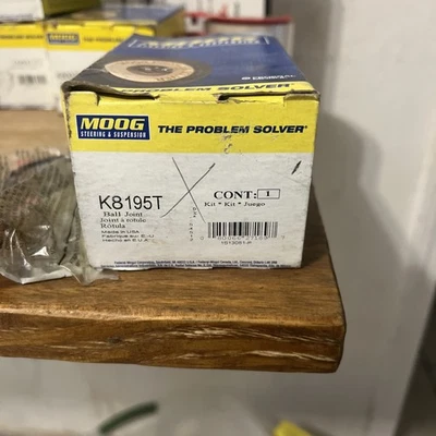 Junta esférica de suspensão Moog K8195T compatível com 1999 Dodge Ram 1500 - Imagem 1 de 4