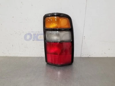 04 2004 GMC YUKON XL DENALI QUARTER PANEL MOUNTED TAIL LAMP RIGHT PASSENGER - Image 1 of 4