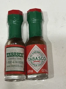 2 botellas de salsa vintage miniatura marca Tabasco selladas 1/8 onza tamaño 2 1/4" de alto - Imagen 1 de 2