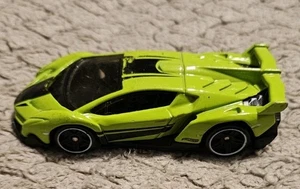 Hot Wheels Lamborghini Veneno 3 Inches Long Green - Picture 1 of 8