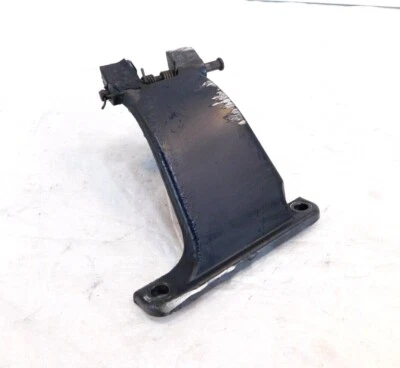 Soporte de montaje para estribo izquierdo Victory V92 Classic & Touring Cruiser Foto 1 de 4