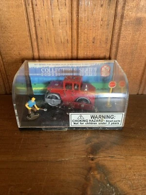 Smart Toys Red Model Steam Roller Stop Sign/Worker Collectible Series HO 1:87 - Image 1 of 4