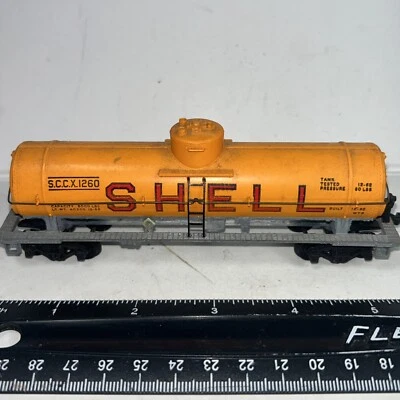 Vintage HO Scale Shell SCCX 1260 Tank Car metal base - Image 1 of 4