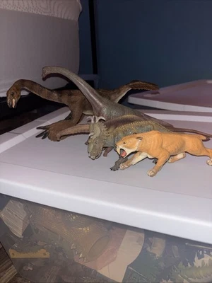 Huge Lot Of Papo Pachyrhinosaurus Therizainosaurus Smilodon Apatosaurus - Image 1 of 4