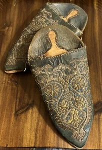 Vintage marokkanische Hausschuhe bestickt Babouche Leder 9,5 in Handarbeit - Bild 1 von 10