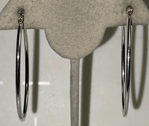 Vintage Silver Tone Large Pierced Earrings Jewelry TEH11-37 - Picture 1 of 7