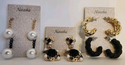 5 pares de aretes colgantes Natasha elegantes tono dorado perlas negras nuevos con etiquetas precio de venta sugerido por el fabricante 28 USD  Foto 1 de 4