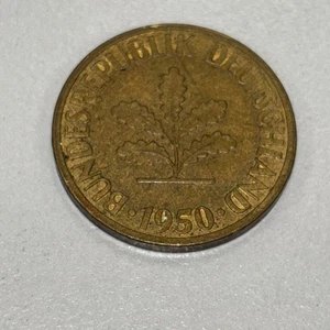 Moneda de acero revestida de latón 1950 República Federal de Alemania 10 Pfennig plántula de roble - Imagen 1 de 5