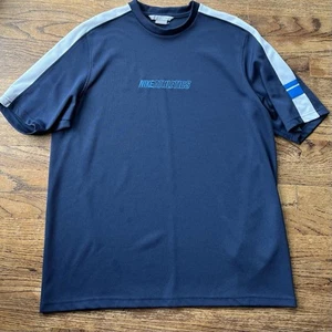 Herren Vintage 90’s Y2K Nike Athletics Spellout Logo T-Shirt - XL - Silver Tag - Bild 1 von 9