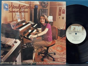 WENDY CARLOS SCRETS OF SYNTHESIS~NM/NM- ORIG 1987 LP~SRHINK~CARROLLTON PRESS - Bild 1 von 3