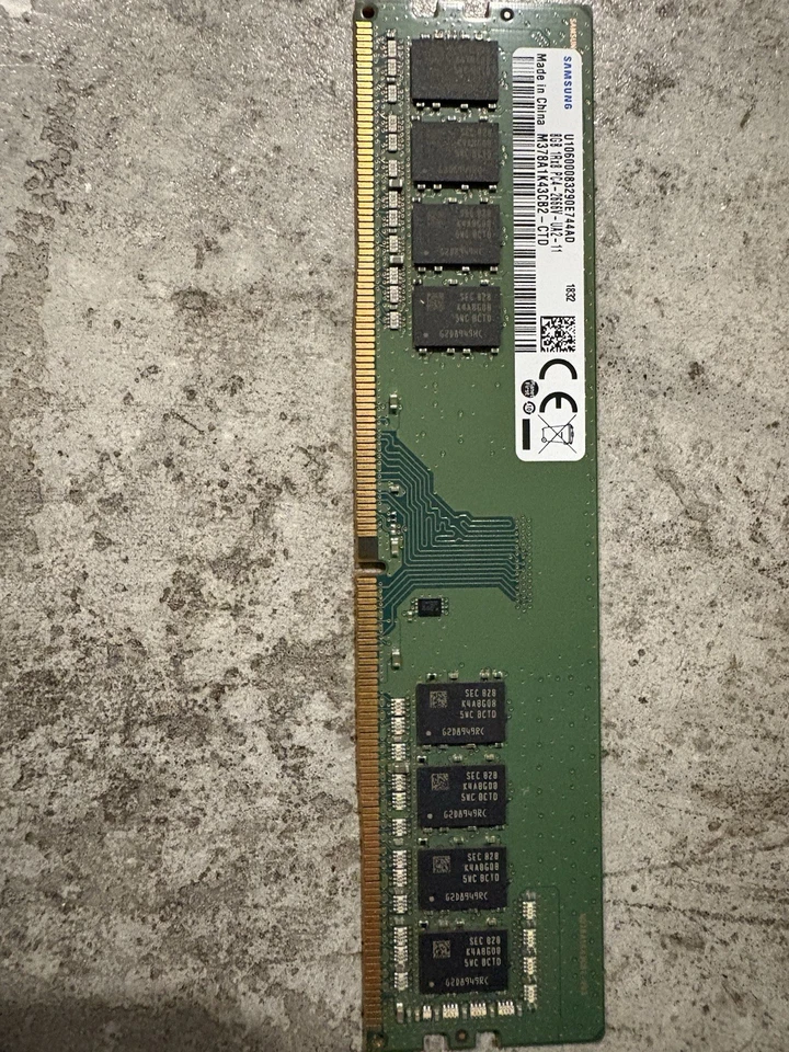 Memoria RAM UDIMM DDR4 Samsung 8 GB (1x8 GB) 2666 MHz 288 pines (M378A1K43DB2-CTD) Foto 1 de 1