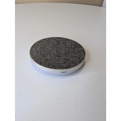 Onn qi wireless charger  - Image 1 of 2