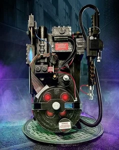Ghostbusters Proton Pack lebensgroße Replik Lichter, Sounds Geisterfalle NEU IM KARTON - Bild 1 von 6