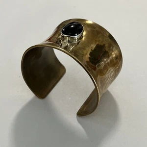 Vintage Heavy Brass & onyx stone Cuff Bracelet— (R) - Picture 1 of 12
