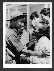 Foto Original de Prensa de la Guerra de Vietnam Ejército del Sur Viet Cong China Xinhua Noticias - Imagen 1 de 2