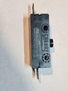 SDS DOOR SWITCH FOR ADC P/N: WFR137005 137005 [USED] - Picture 1 of 2